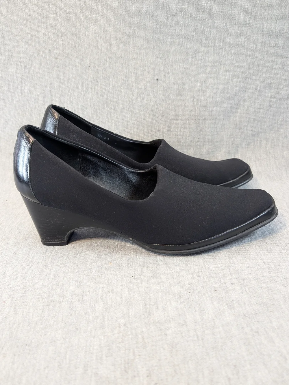 Amalfi By Rangoni Italian Heels Women's 10 AA Black Suede - Picture 1 of 11